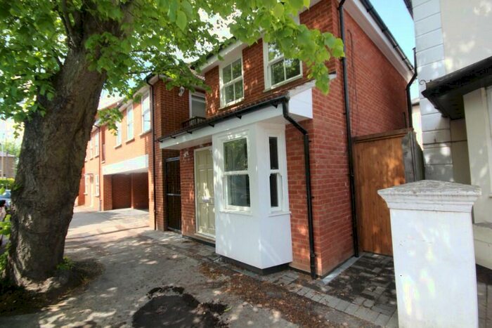 1 Bedroom House To Rent In Avenue Road, Brentwood, Essex, CM14