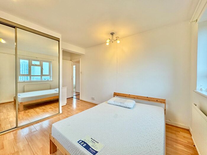 3 Bedroom Flat To Rent In Orchard Mead House, Finchley Road, London, NW11