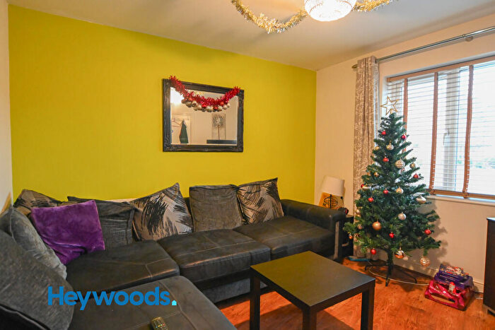 5 Bedroom Terraced House To Rent In Comet Avenue, Newcastle-under-Lyme, Staffordshire, ST5