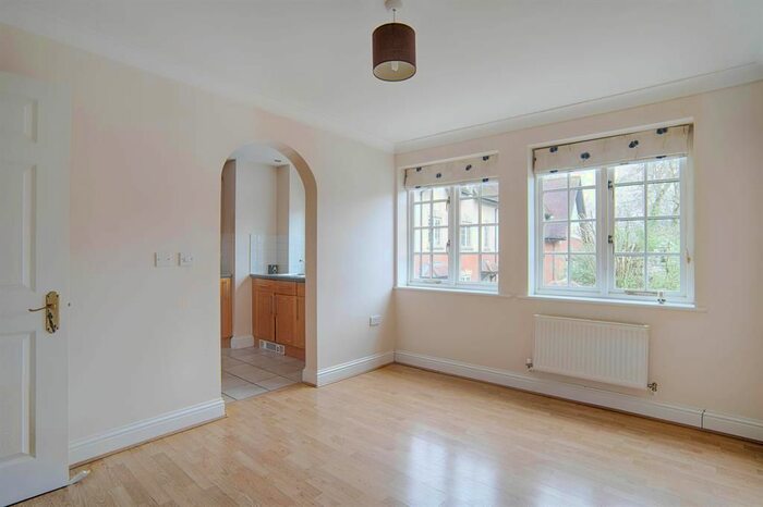 2 Bedroom Flat To Rent In Windmill Close, Stansted, Essex, CM24