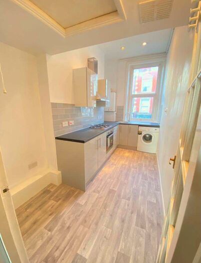 2 Bedroom Flat To Rent In The Broadway Parade, Crouch End, North London, United Kingdom, N8