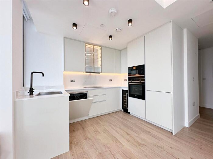 2 Bedroom Apartment To Rent In Valencia Tower, City Road, EC1V