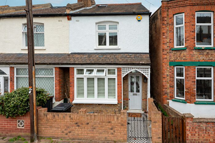 3 Bedroom End Terrace House For Sale In Meadow Road, Shortlands, BR2