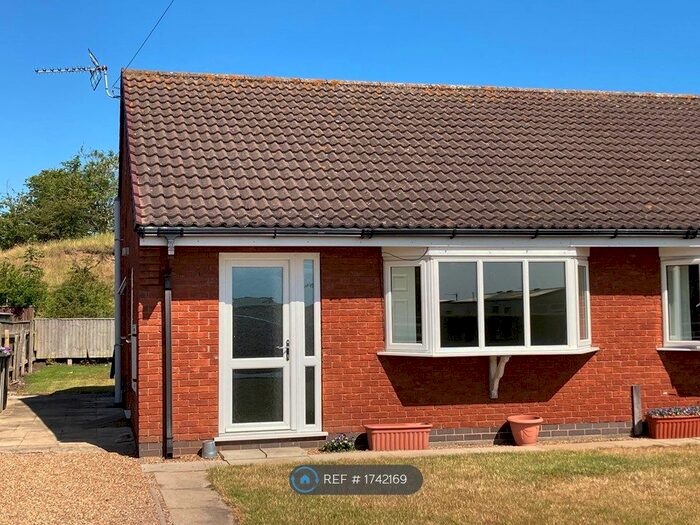2 Bedroom Bungalow To Rent In Sea Lane, Saltfleet, Louth, LN11