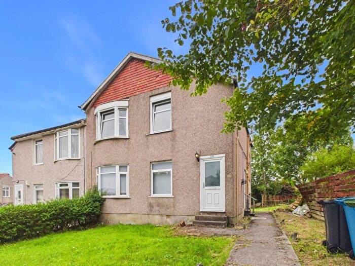 3 Bedroom Flat To Rent In Kingscare Road, Kings Park, G44