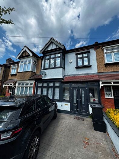 4 Bedroom Terraced House To Rent In Horace Road, Ilford, Essex, IG6