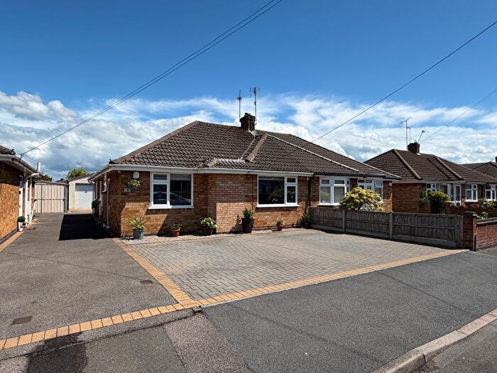 2 Bedroom Semi-Detached Bungalow For Sale In Martins Road, Bedworth, CV12