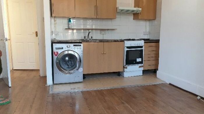1 Bedroom Flat To Rent In Belgrave Road, Cranbrook, Ilford, IG1