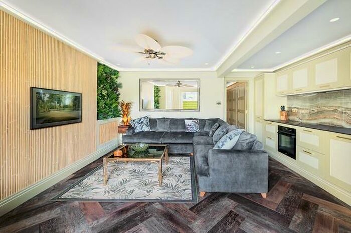 1 Bedroom Flat To Rent In Marine Parade, Brighton, BN2