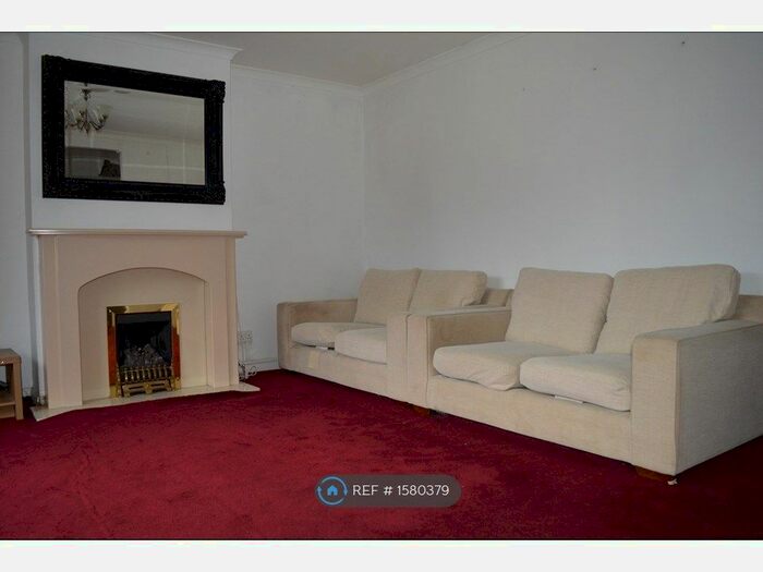 2 Bedroom Maisonette To Rent In Teresa Court, Sutton, SM2
