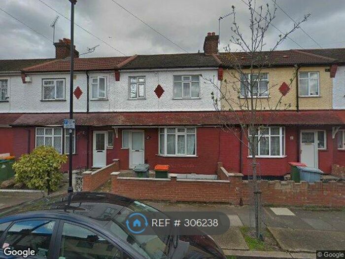 4 Bedroom Terraced House To Rent In Leader Avenue, Manor Park, E12