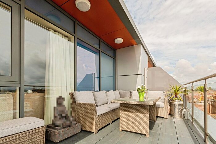 2 Bedroom Penthouse For Sale In Great Western Street, Aylesbury, HP20