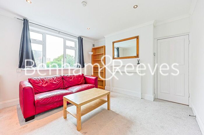 1 Bedroom Flat To Rent In Madeley Road, Ealing, W5