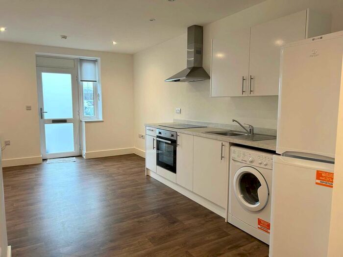 2 Bedroom Flat To Rent In Bridge Street, Banbury, OX16