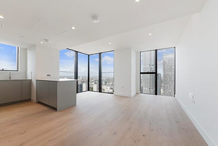 2 Bedroom Apartment To Rent In Harcourt Tower, South Quay Plaza, Canary Wharf, E14