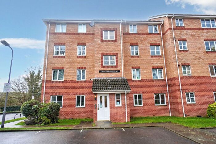 2 Bedroom Flat For Sale In Princes Gate, High Wycombe, HP13