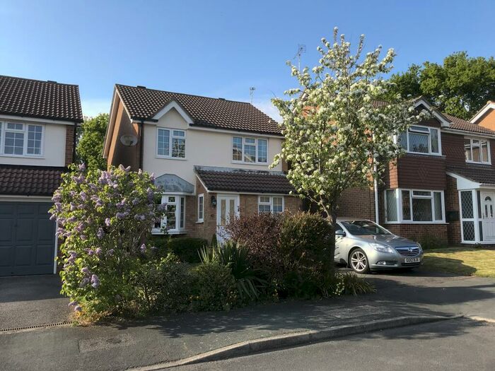 4 Bedroom Detached House To Rent In Grassmere Close, Eastbourne, BN23