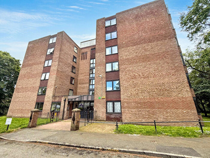 2 Bedroom Apartment For Sale In Benwell Close, Benwell Grange, Newcastle Upon Tyne, Tyne And Wear, NE15