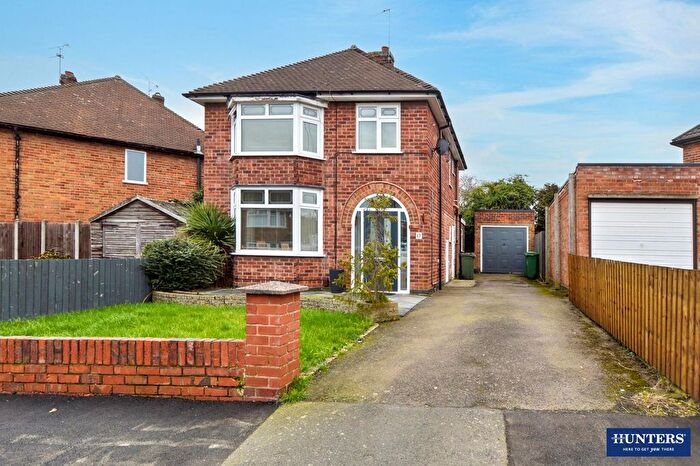 3 Bedroom Detached House For Sale In Denmead Avenue, Wigston, LE18