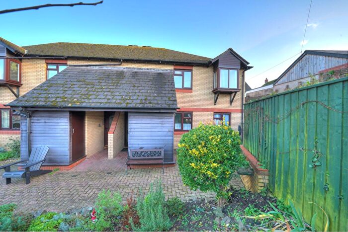 2 Bedroom Apartment For Sale In Newport, Barnstaple, EX32