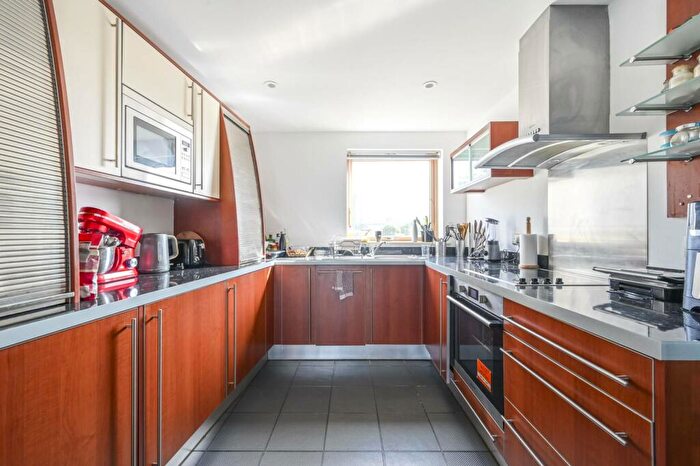 1 Bedroom Flat To Rent In Apollo Building, Isle Of Dogs, London, E14