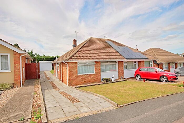 2 Bedroom Semi-Detached Bungalow For Sale In Newbury Avenue, Allington, ME16