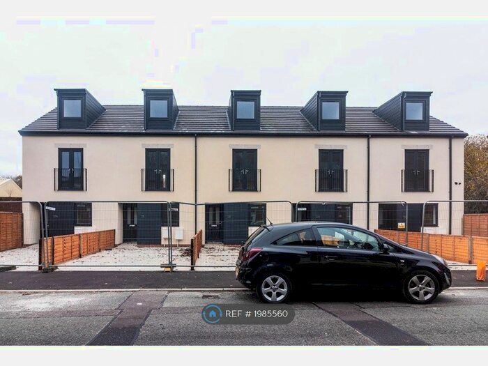 4 Bedroom Terraced House To Rent In - A, Rochdale, Manchester, OL12