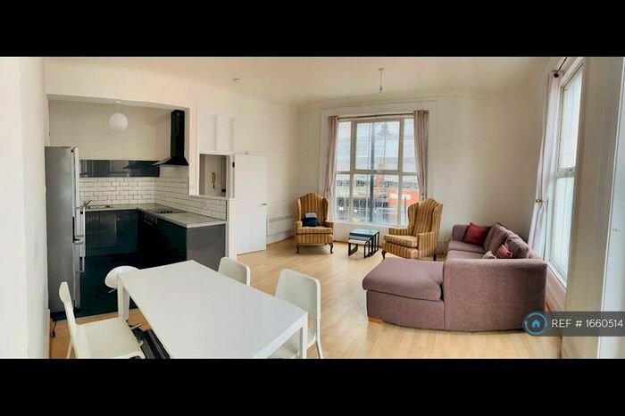 2 Bedroom Flat To Rent In York Way, London, N7