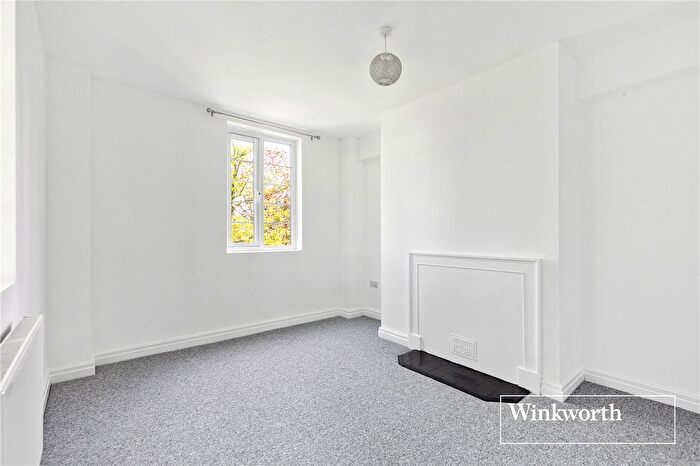 1 Bedroom Flat To Rent In Waverley Grove, Finchley, London, N3