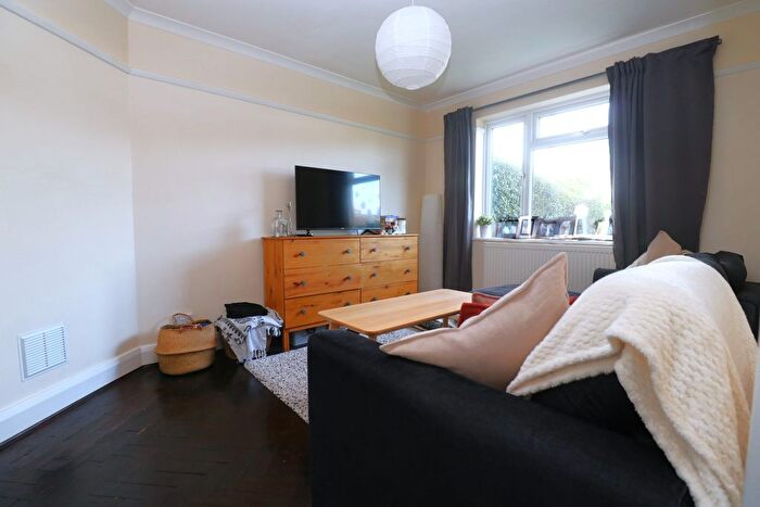 2 Bedroom Flat To Rent In Hampden Road, London, N10