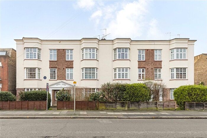 3 Bedroom Flat To Rent In Worple Road, Raynes Park, SW20