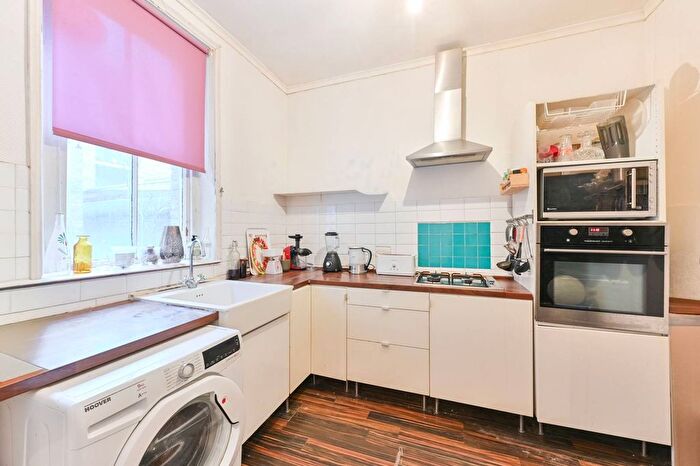 3 Bedroom Flat For Sale In Rushcroft Road, Brixton, London, SW2