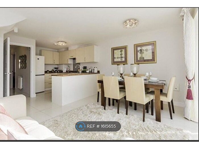 4 Bedroom Semi-Detached House To Rent In Burroughs Drive, Dartford, DA1