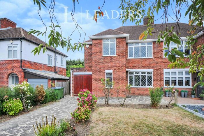 3 Bedroom Semi-Detached House To Rent In Chapel Farm Road, SE9