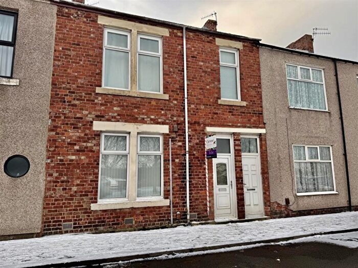 2 Bedroom Apartment To Rent In Brack Terrace, Bill Quay, Gateshead, NE10
