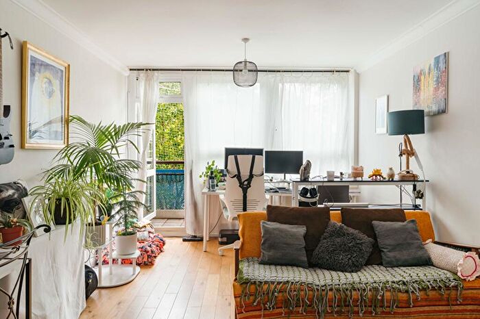 2 Bedroom Apartment For Sale In Roberta Street, Johnson House Roberta Street, E2