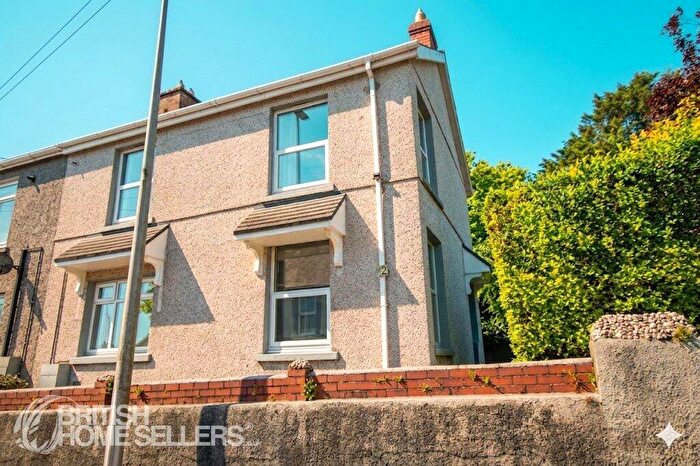3 Bedroom Semi-Detached House For Sale In Old Oak Lane, Carmarthen, Carmarthenshire, SA31
