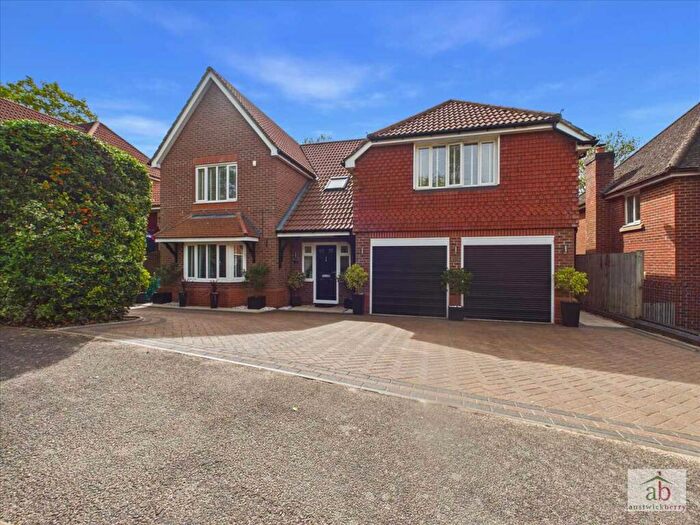 5 Bedroom Detached House For Sale In Brookhill Way, Rushmere St. Andrew, IP4