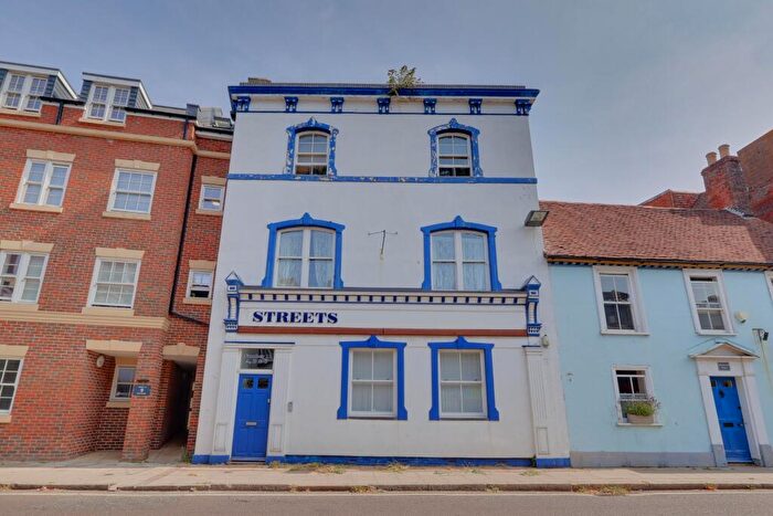 2 Bedroom Flat For Sale In East Street, Havant, PO9