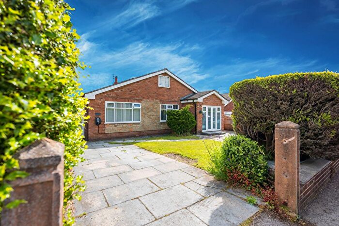 4 Bedroom Detached Bungalow To Rent In Hill Top Walk, Ormskirk, L39