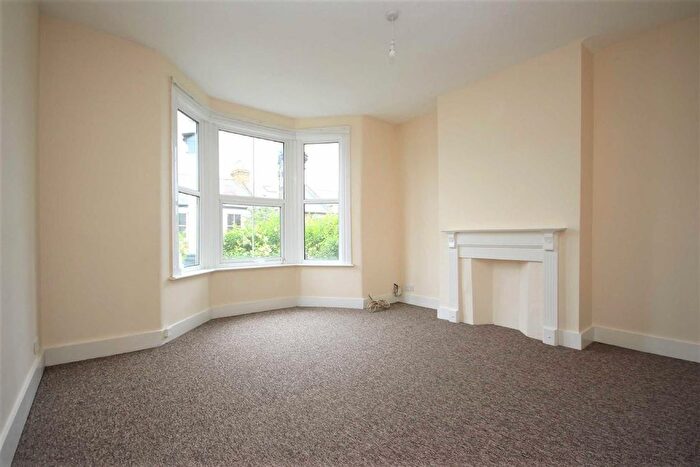 3 Bedroom Maisonette To Rent In Murchison Road, Leyton, E10