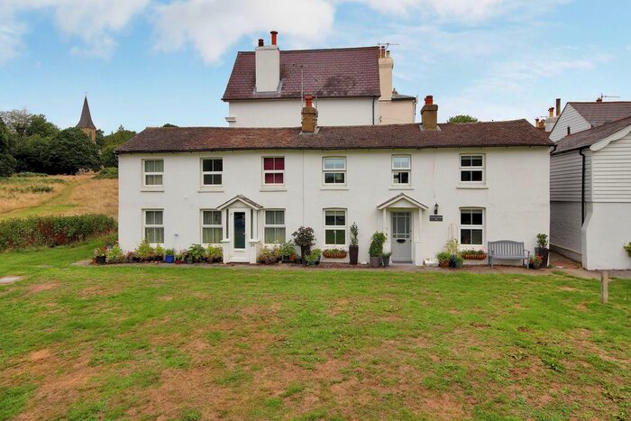 3 Bedroom Semi-Detached House To Rent In Victoria Road, Southborough, TN4