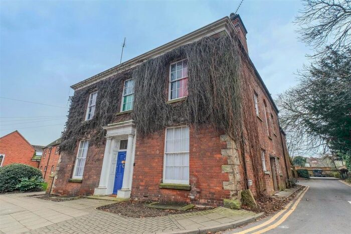 2 Bedroom Flat To Rent In The Butts, Warwick, CV34