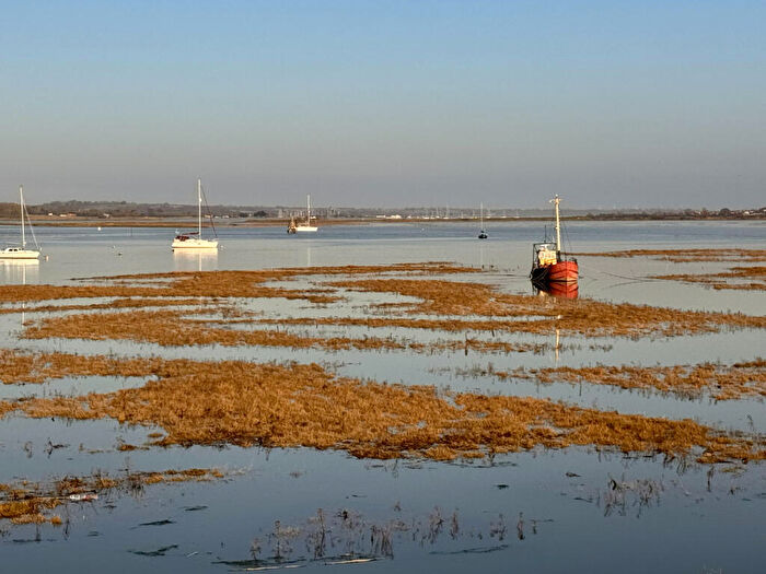 3 Bedroom Detached House For Sale In Kingsmans Point, Kingsmans Farm Road, SS5