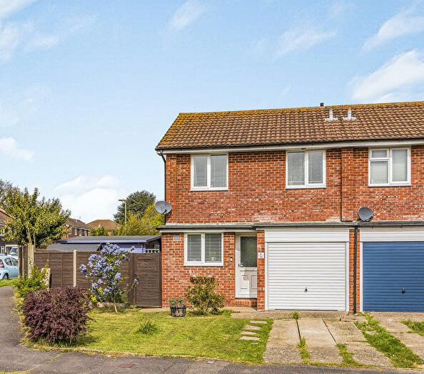 2 Bedroom End Of Terrace House For Sale In Brook Gardens, Emsworth, PO10