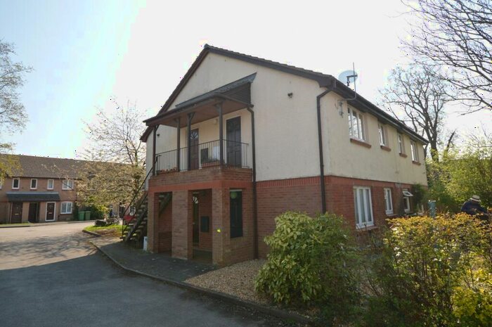 Flat To Rent In Kings Road, Petersfield, GU32