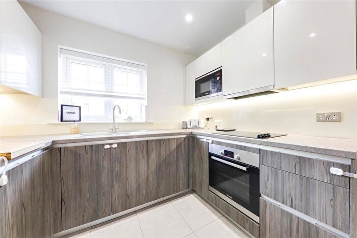 2 Bedroom Apartment For Sale In Ferard Corner, Warfield, Bracknell, Berkshire, RG42