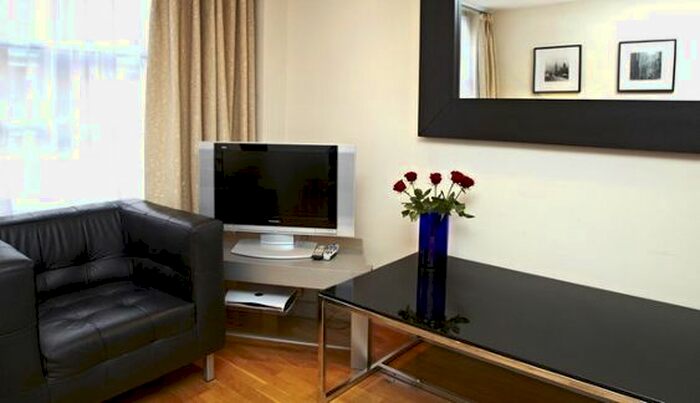 1 Bedroom Flat To Rent In Cumberland Court, Marble Arch, W1H