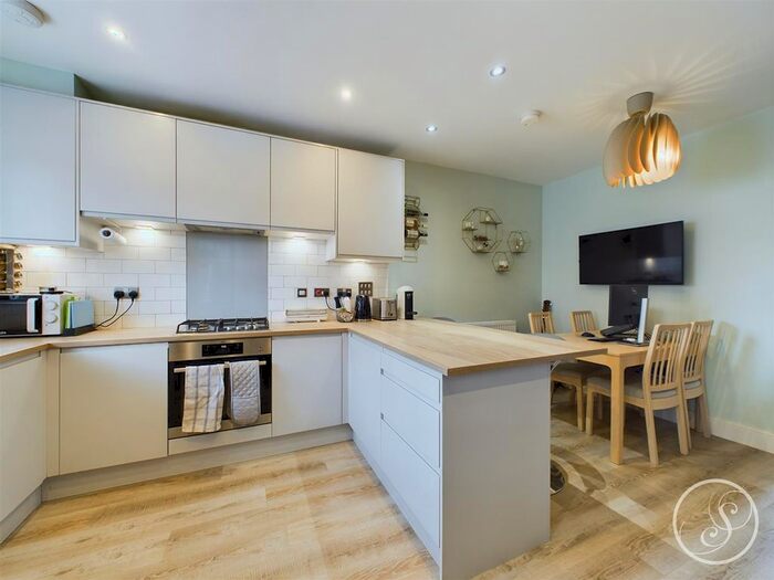 2 Bedroom Terraced House For Sale In Eden Court, Leeds, LS4