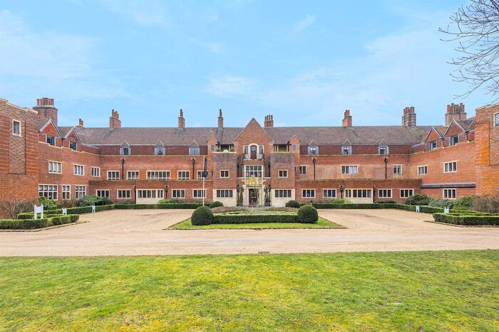 2 Bedroom Flat To Rent In King Edward VII Apartments, Kings Drive, Midhurst GU29